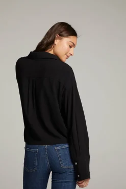 Fashion Chaser Brand Coral True Black Button Up Top