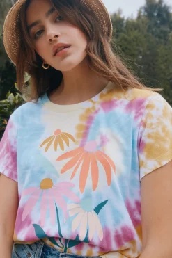 Fashion Chaser Brand Daisy Bunch Tee