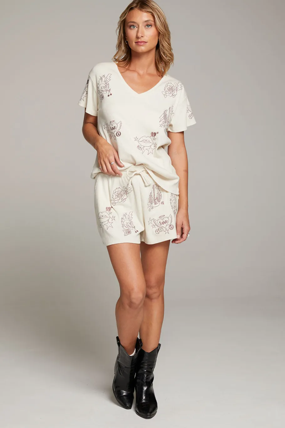 Cheap Chaser Brand Love Rock Embroidery Shorts
