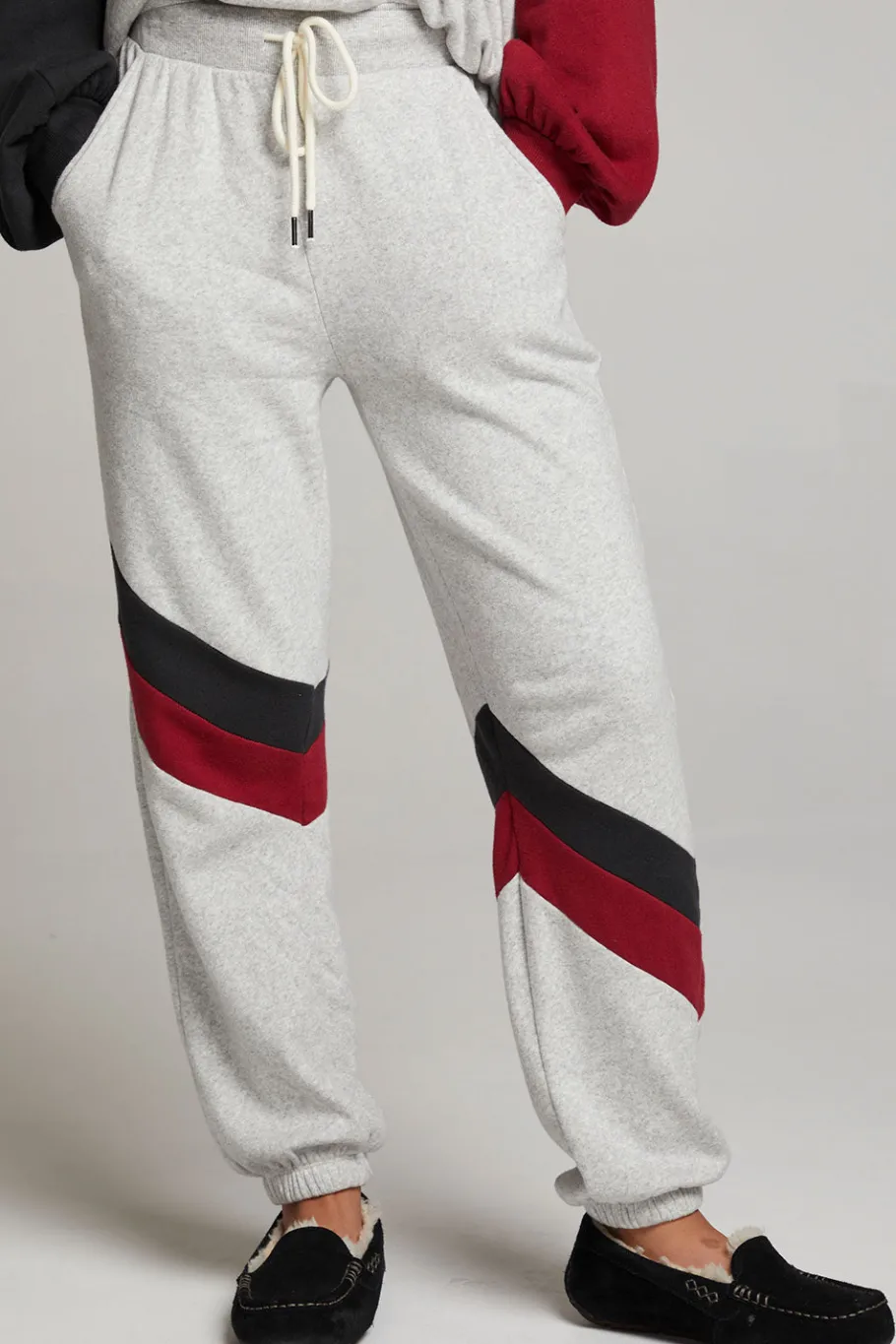 Outlet Chaser Brand Skull Fire Color Block Joggers