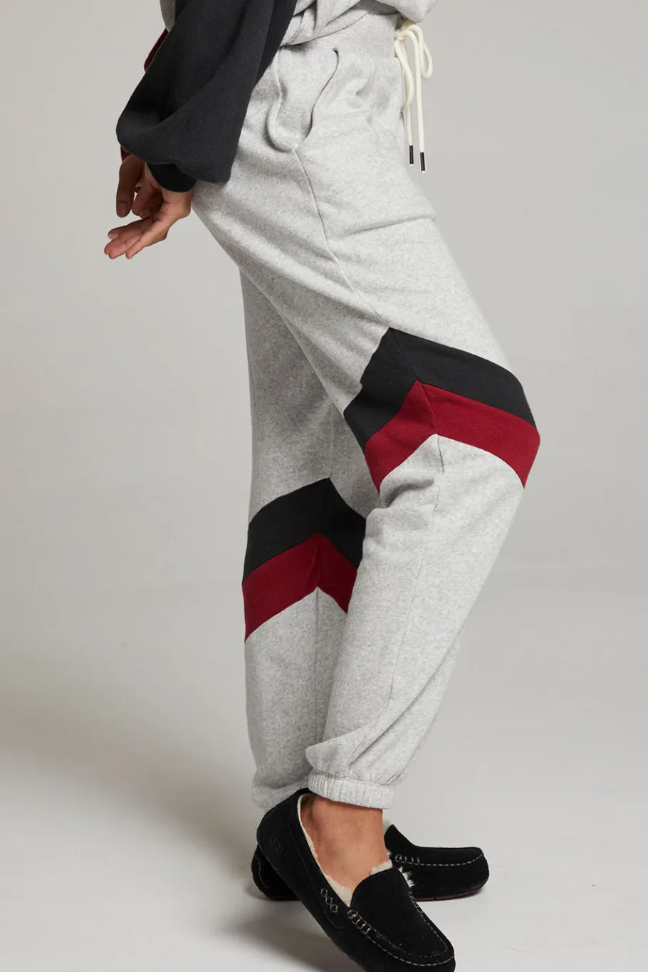 Outlet Chaser Brand Skull Fire Color Block Joggers