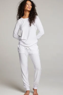 Clearance Chaser Brand White Long Sleeve Raglan Pullover